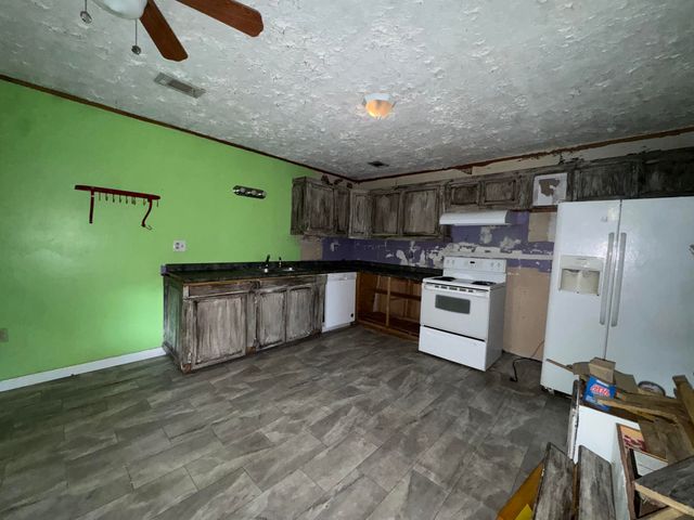154 Gray Buck Dr, Mt Vernon, KY 40456