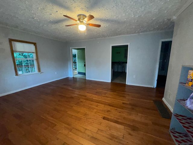 154 Gray Buck Dr, Mt Vernon, KY 40456