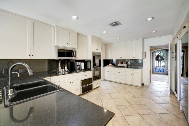 3831 Del Monte Drive, Houston, TX 77019