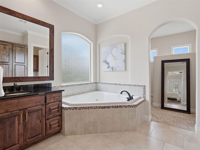 324 Valley LDG, New Braunfels, TX 78132