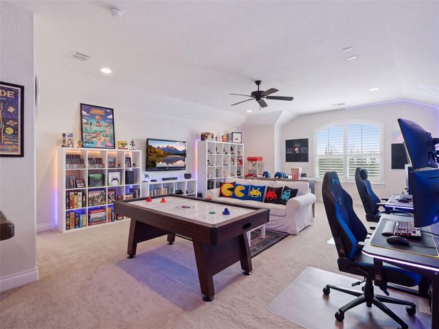 324 Valley LDG, New Braunfels, TX 78132