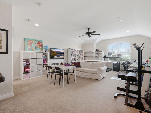 324 Valley LDG, New Braunfels, TX 78132