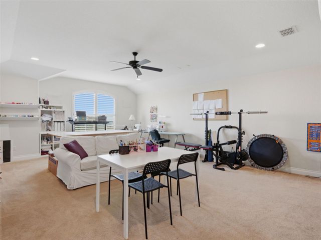 324 Valley LDG, New Braunfels, TX 78132