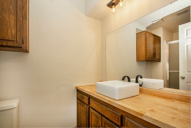 3001 Jennifer Avenue, Denison, TX 75020