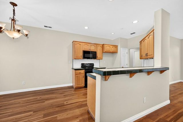 3729 Coldwater Dr, Rocklin, CA 95765