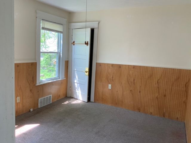 135 Cohasset St, Worcester, MA 01604
