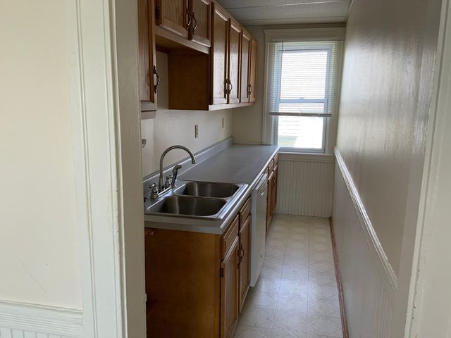 135 Cohasset St, Worcester, MA 01604