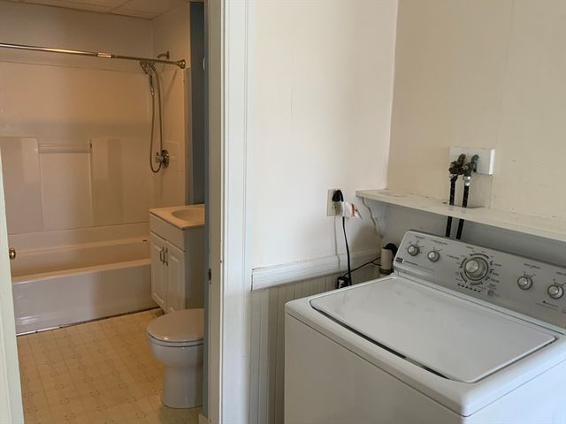 135 Cohasset St, Worcester, MA 01604