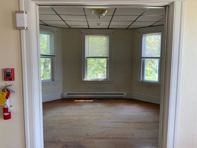 135 Cohasset St, Worcester, MA 01604
