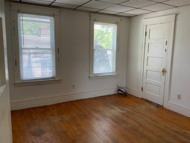 135 Cohasset St, Worcester, MA 01604