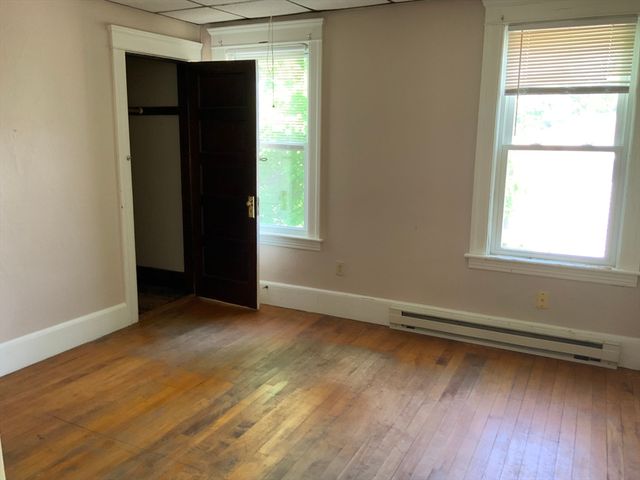 135 Cohasset St, Worcester, MA 01604