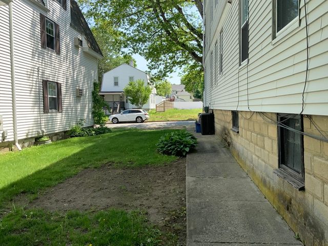 135 Cohasset St, Worcester, MA 01604