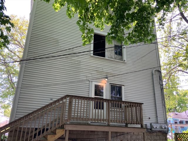 135 Cohasset St, Worcester, MA 01604