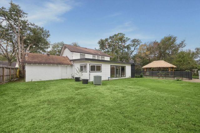 10518 Moorberry Lane, Houston, TX 77043