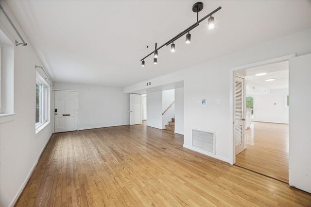 10518 Moorberry Lane, Houston, TX 77043