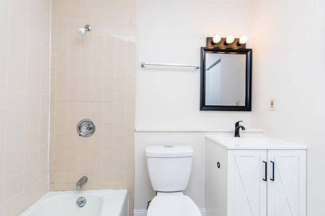 800 Bearses Way APT 3NE, Hyannis, MA 02601