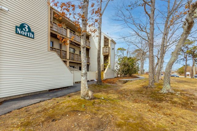 800 Bearses Way APT 3NE, Hyannis, MA 02601