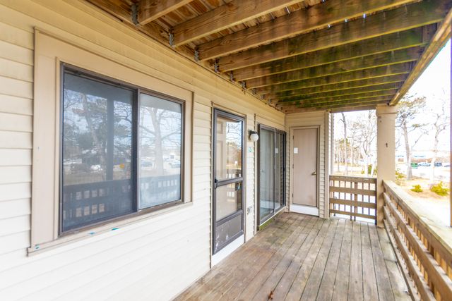 800 Bearses Way APT 3NE, Hyannis, MA 02601