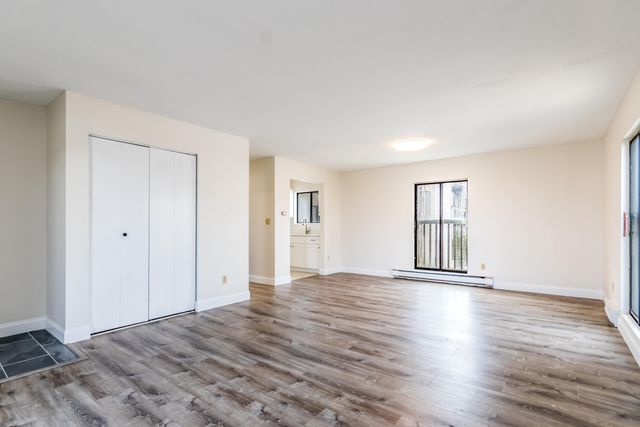 800 Bearses Way APT 3NE, Hyannis, MA 02601