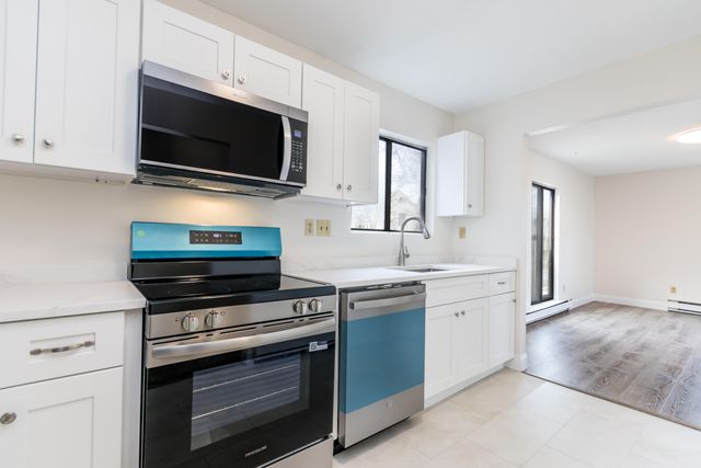 800 Bearses Way APT 3NE, Hyannis, MA 02601