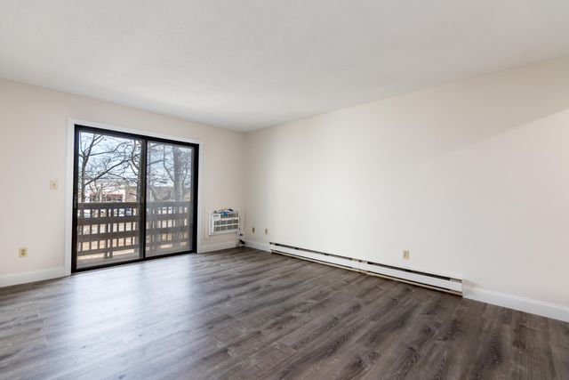 800 Bearses Way APT 3NE, Hyannis, MA 02601