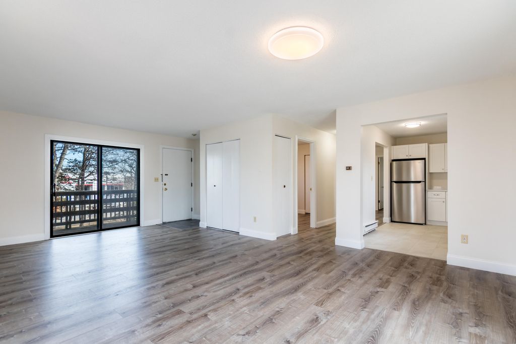 800 Bearses Way APT 3NE, Hyannis, MA 02601