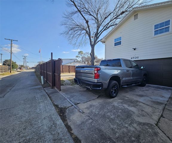 4726 Snow Drive, Mesquite, TX 75150