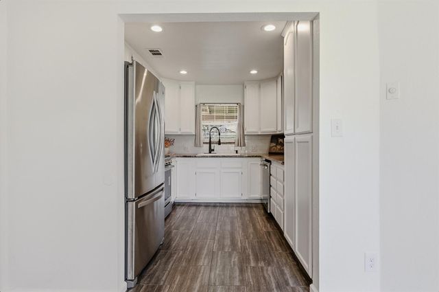 2511 Verna Way, Sacramento, CA 95821