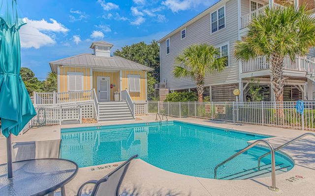111 Enclave Pl., Pawleys Island, SC 29585