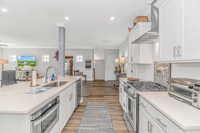 111 Enclave Pl., Pawleys Island, SC 29585