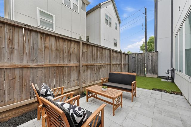 3504 Bridgewater Oaks Lane, Houston, TX 77055