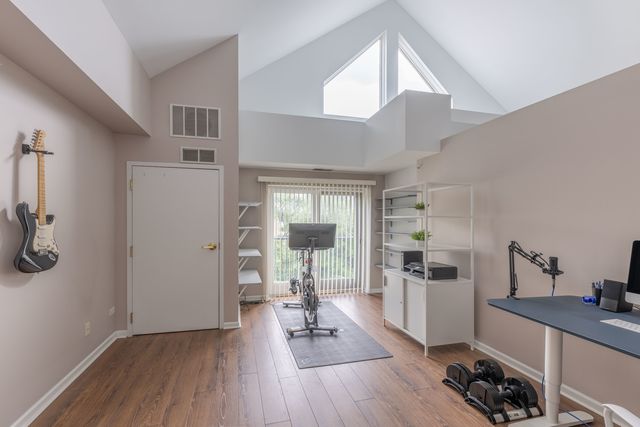 1111 Burlington Avenue 422, Lisle, IL 60532