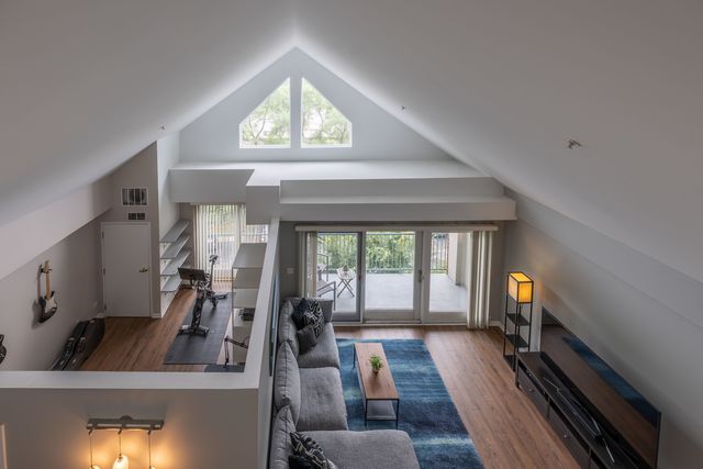 1111 Burlington Avenue 422, Lisle, IL 60532