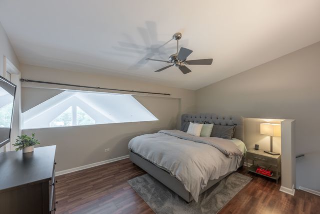 1111 Burlington Avenue 422, Lisle, IL 60532