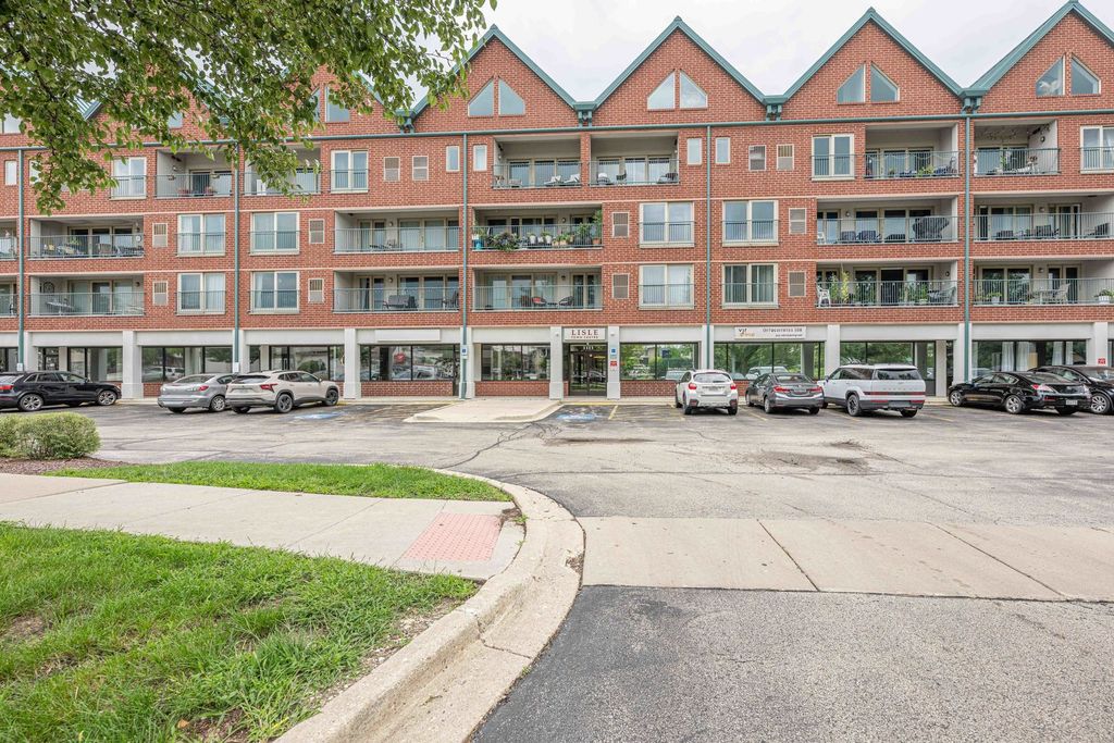 1111 Burlington Avenue 422, Lisle, IL 60532