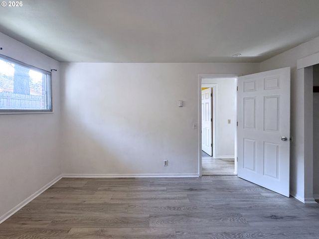 1180 E 37TH Ave, Eugene, OR 97405