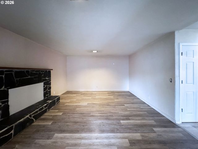 1180 E 37TH Ave, Eugene, OR 97405