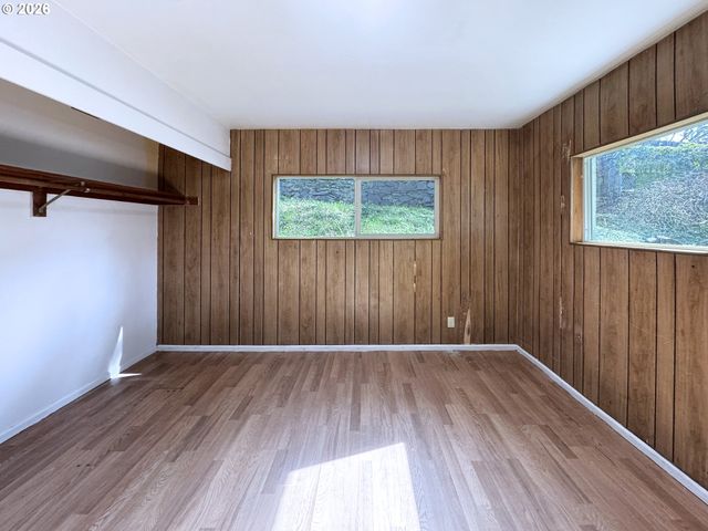 1180 E 37TH Ave, Eugene, OR 97405