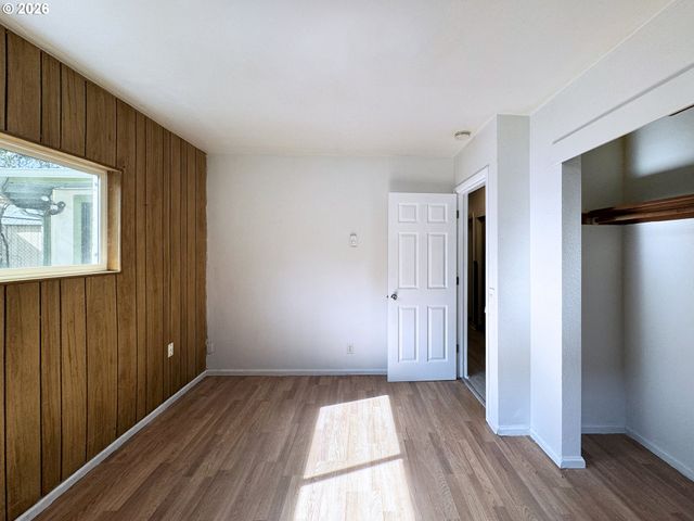 1180 E 37TH Ave, Eugene, OR 97405