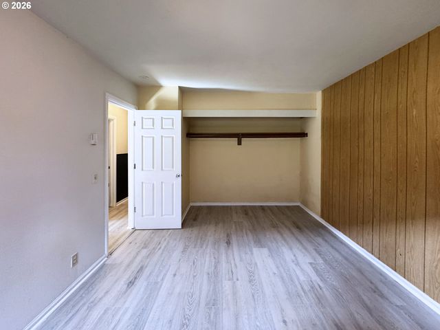 1180 E 37TH Ave, Eugene, OR 97405