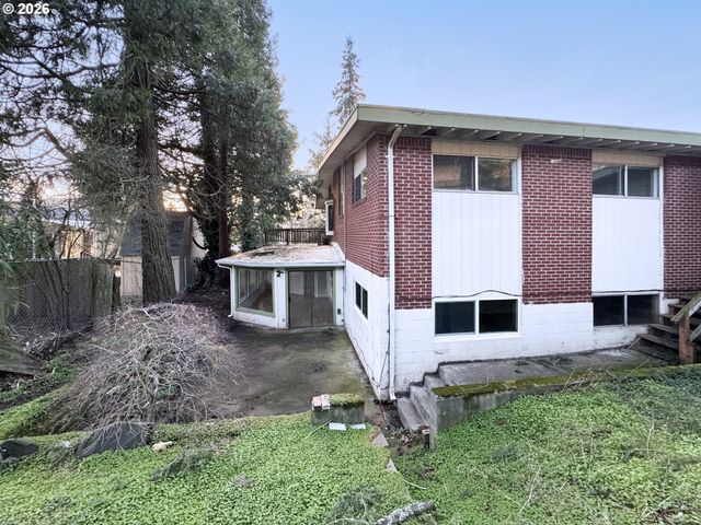 1180 E 37TH Ave, Eugene, OR 97405