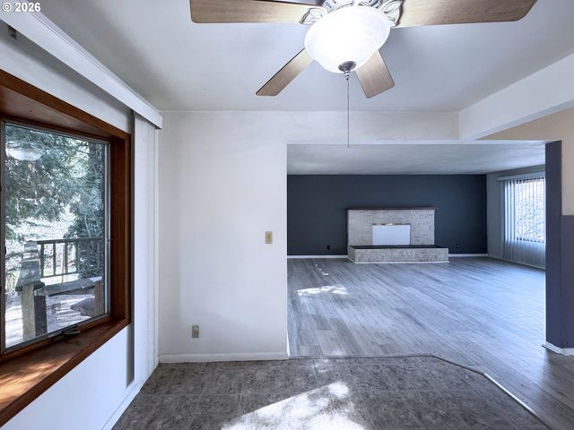 1180 E 37TH Ave, Eugene, OR 97405