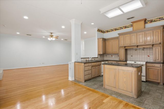 8709 S Monticello Circle, Granbury, TX 76049