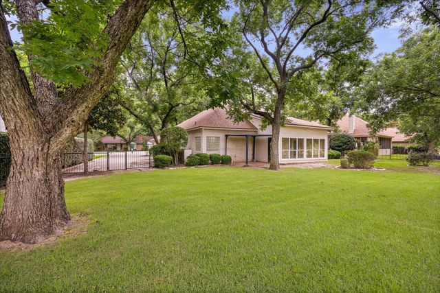 8709 S Monticello Circle, Granbury, TX 76049