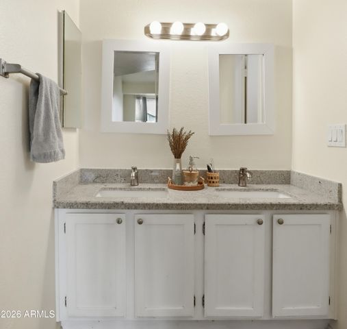 8045 W COLUMBINE Drive, Peoria, AZ 85381