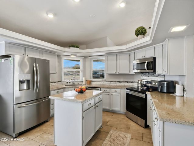 8045 W COLUMBINE Drive, Peoria, AZ 85381