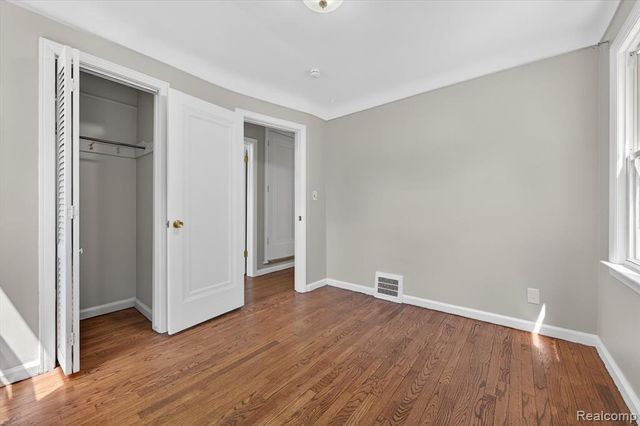 1781 Brys Drive, Grosse Pointe Woods, MI 48236