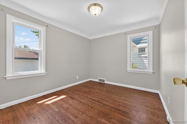1781 Brys Drive, Grosse Pointe Woods, MI 48236