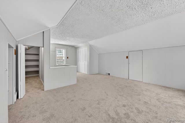 1781 Brys Drive, Grosse Pointe Woods, MI 48236