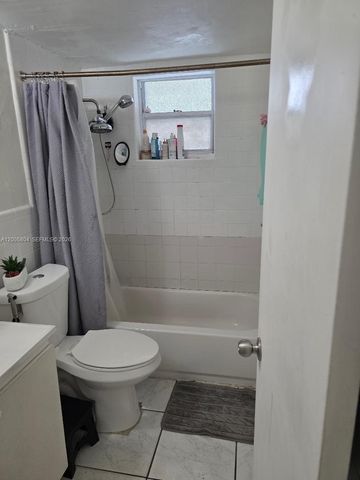 320 W 20th St 5, Hialeah, FL 33010